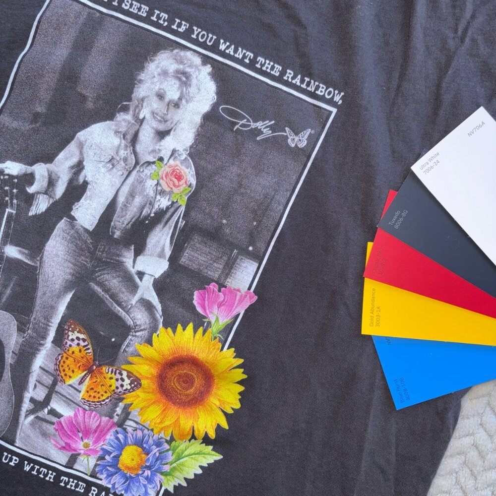 Dolly Parton Graphic Tee, Size L 🦋